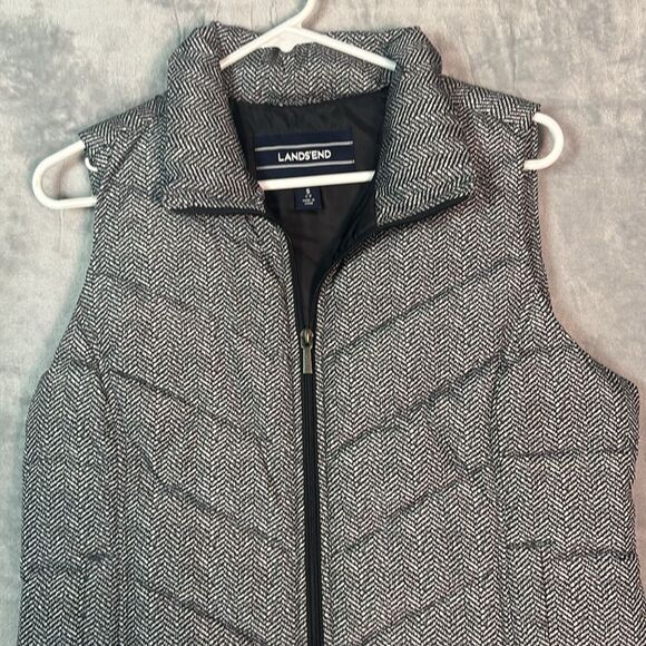 Lands’ End Black White Chevron Down Filled Puffer Vest Women Size Small 6-8 - Picture 3 of 8